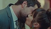 Il bacio tra Zeynep e Alihan