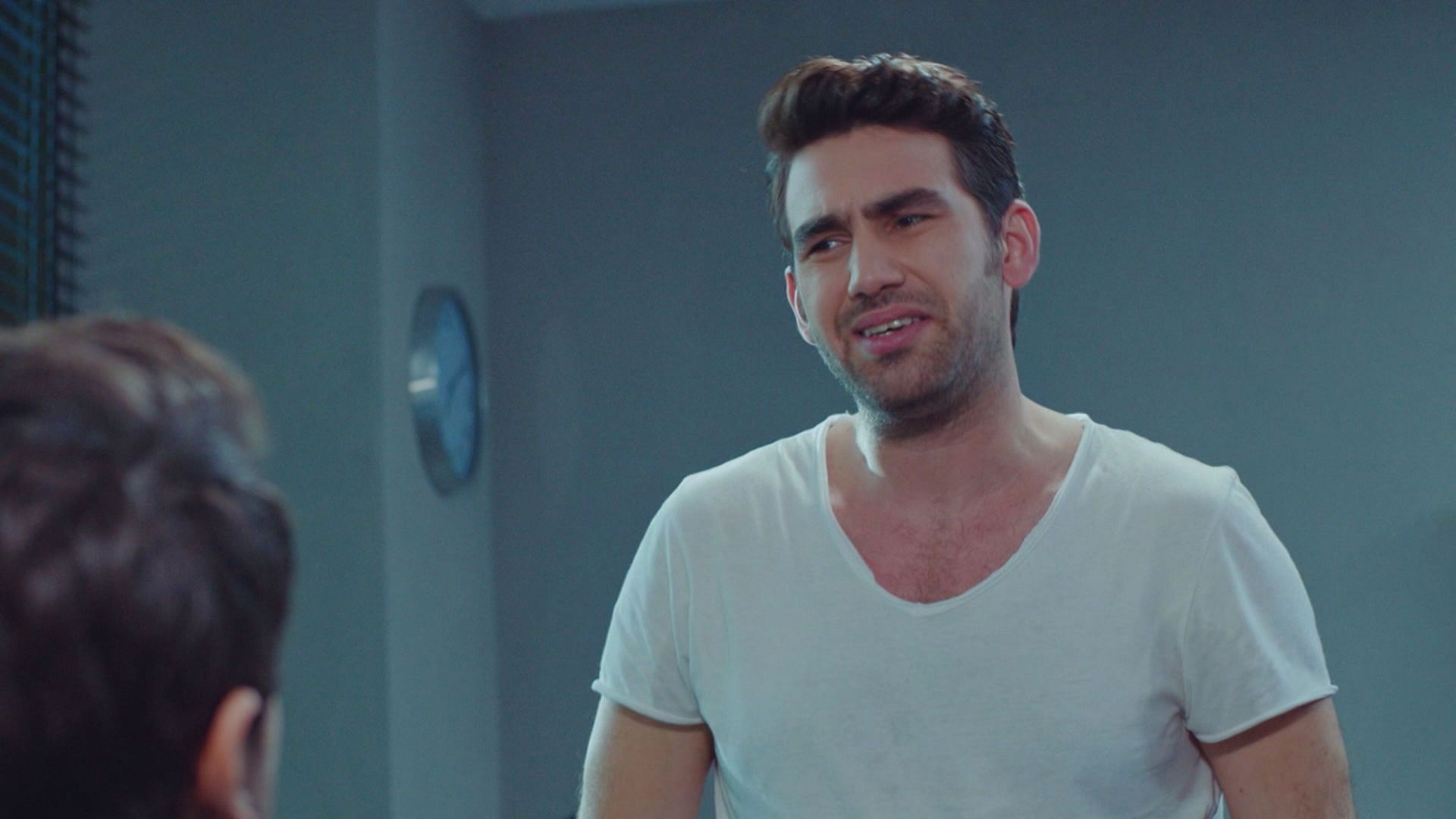 Forbidden Fruit: Emir in ufficio Video | Mediaset Infinity