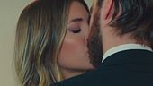 Il bacio tra Yildiz e Kemal