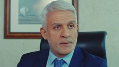 Zeynep, Halit e il piano di Ender