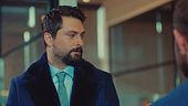 L'imbarazzo tra Hakan, Alihan e Zeynep