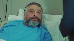 Halit parla con Mustafa