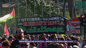 Manifestazioni di piazza: Landini e lo striscione choc