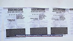 Immigrazione, sui muri di Corvetto il "vademecum" del clandestino