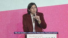 Elly Schlein: "Meloni celebra l'Unesco, ma il frigo degli italiani è vuoto"