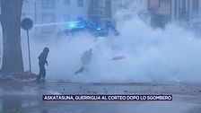 Askatasuna, guerriglia al corteo dopo lo sgombero