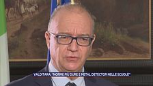 Valditara: "Norme più dure e metal detector nelle scuole"