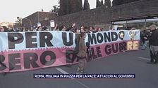 Roma, migliaia in piazza per la pace: attacchi al governo