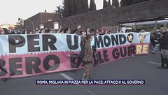Roma, migliaia in piazza per la pace: attacchi al governo