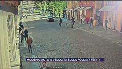 Modena, auto a velocità sulla folla