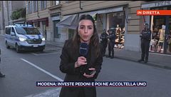 Modena, uomo investe pedoni e poi ne accoltella uno: gli ultimi aggiornamenti