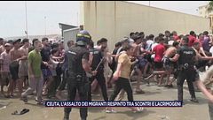 Ceuta: l'assalto dei migranti respinto tra scontri e lacrimogeni