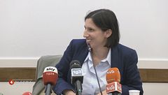 Elly Schlein sfida Giorgia Meloni