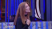 Valentina contro le ragazze della Casa