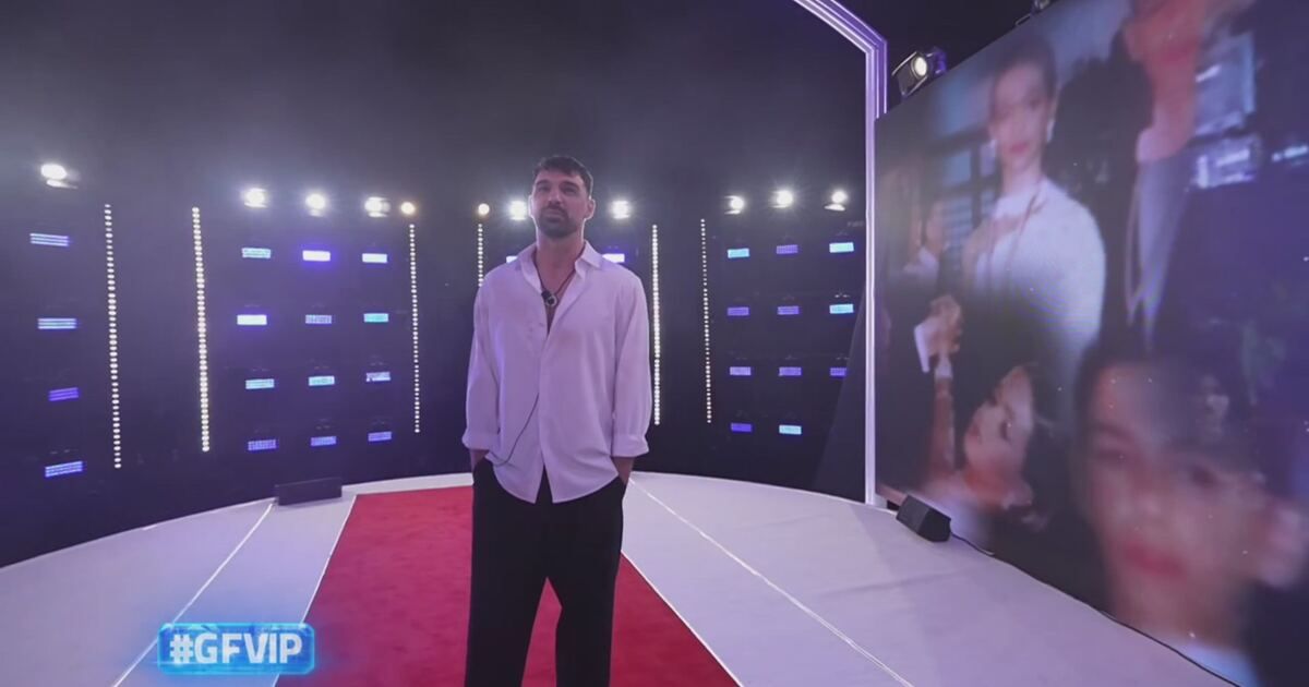 Raimondo Todaro fa il suo ingresso nella casa del Grande Fratello VIP