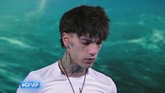 Il passato difficile di GionnyScandal