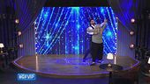 Raimondo balla un valzer con la mamma di Francesca