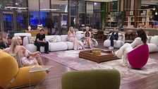 Tutti contro Francesca Manzini