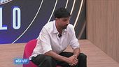 Raimondo finisce sulla poltrona che scotta