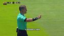 Rigore per il PSG: l'arbitro Kovacs spiega il motivo agli spettatori
