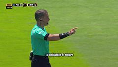 Rigore per il PSG: l'arbitro Kovacs spiega il motivo agli spettatori