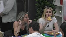 Un gustosa pizza serale per le coppie