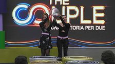 Le coppie rispondono a delle domande scomode