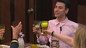Comincia la cena regalo in Privé
