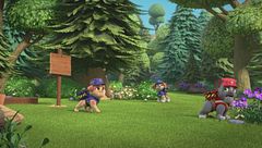 La squadra costruisce un hotel / La squadra costruisce la segnaletica sul monte attrezzo