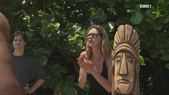 Uno scontro tra Carly Tommasini e il gruppo dei Giovani: versione integrale