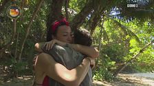 L'abbraccio tra Antonella Mosetti e Alessia Fabiani