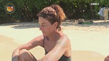 Chiacchiere tra donne in riva al mare