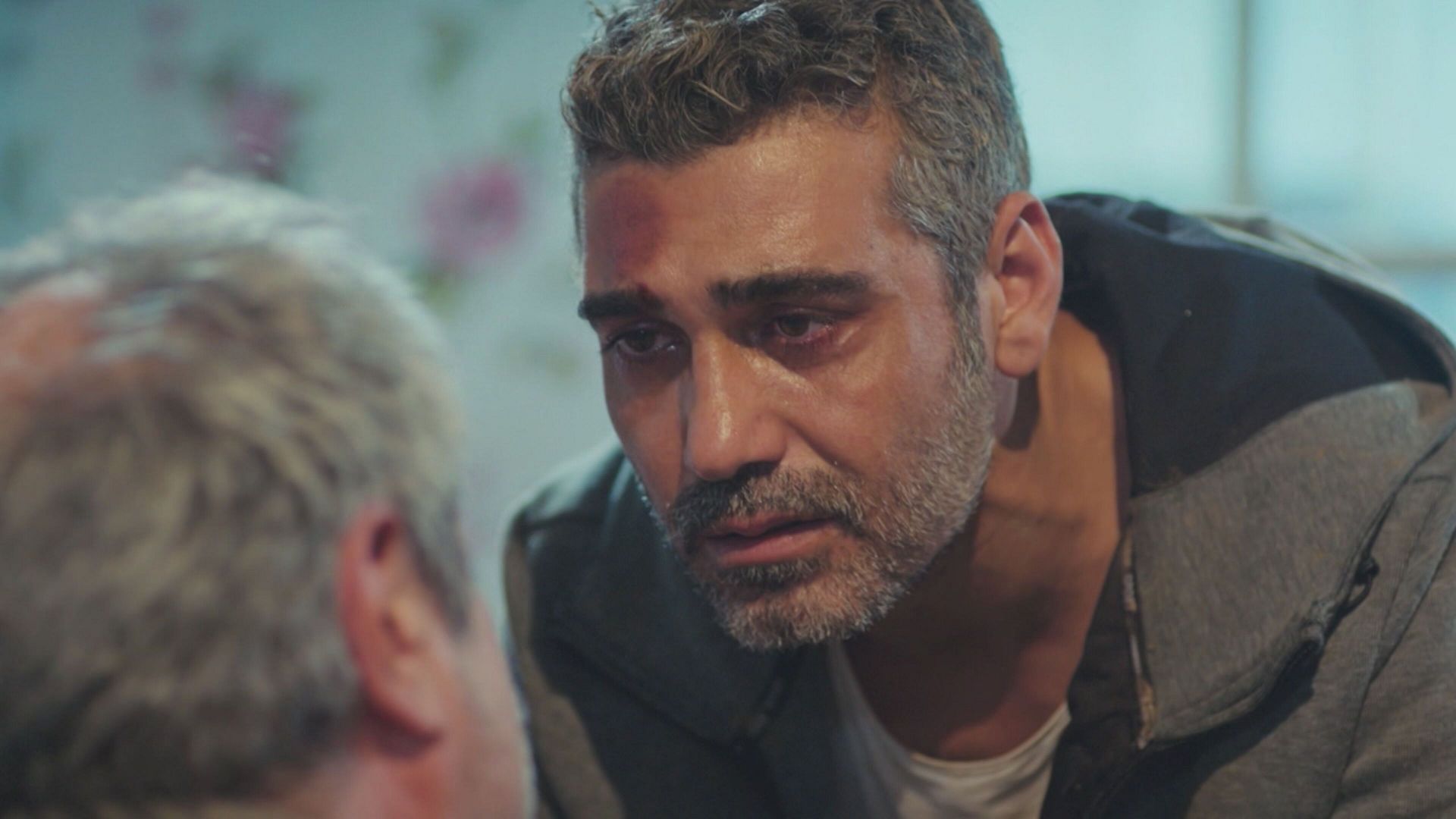 La forza di una donna: Enver: "Sarp, Bahar sta molto male" Video