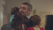 Nisan e Doruk riabbracciano il padre Sarp