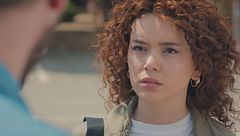 Emre smaschera Sirin