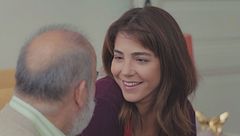 Ceyda respinge le attenzioni di Yusuf