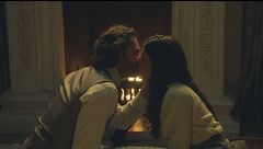 Il bacio tra Martina e Adriano