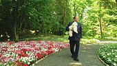 Silvio Berlusconi: un politico ed editore umano e felice
