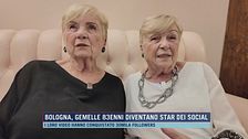 Bologna, gemelle 83enni diventano star dei social