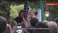 Giorgia Meloni in diretta dall'ambasciata statunitense