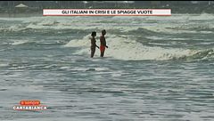 Gli italiani in crisi e le spiagge vuote