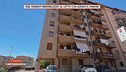 RSA: pazienti immobilizzati al letto con adesivi e cinghie