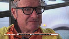 Italiani in crisi: lavorare non basta più