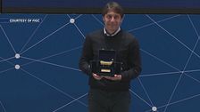 Antonio Conte "d'oro", ma le polemiche non si spengono
