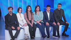 Feyyaz Duman, Ahu Yagtu e Caner Cindoruk: la sorpresa per Maria, la mamma di Sabrina, Tania e Giovanni