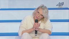 Maria: ''Isabella, sai che Mario ha baciato un'altra dama?''