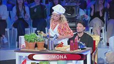 La sfilata di Simona - Ne vedrai delle belle
