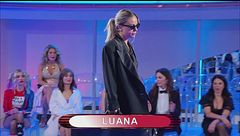 La sfilata di Luana - Arriva la bomba, si tratta di me!
