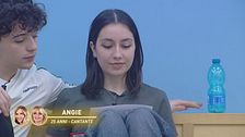 Elena vs Angie: guanto di sfida - 27 aprile