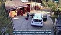 Rapinata nel cortile di casa col bambino in braccio